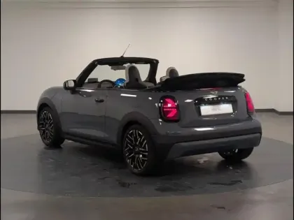 Photo 5 Mini Cooper  Cabrio S 204ch Favoured DKG7