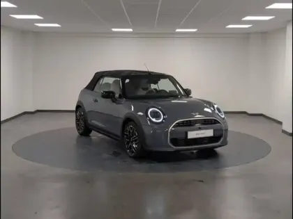 Photo 8 Mini Cooper  Cabrio S 204ch Favoured DKG7