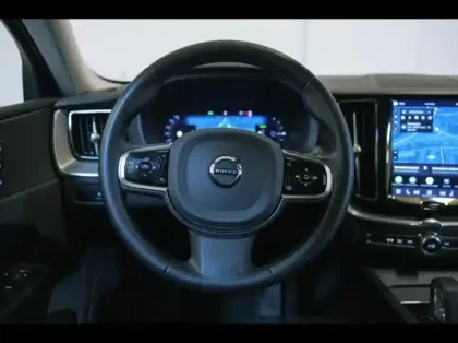 Photo 13 Volvo XC60  T6 Hybride Rechargeable 253 + 145ch Plus Style Dark Geartronic 8 AWD