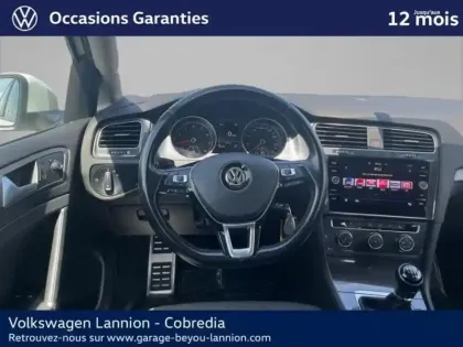 Photo 12 Volkswagen Golf  1.5 eTSI EVO2 150ch R-Line DSG7