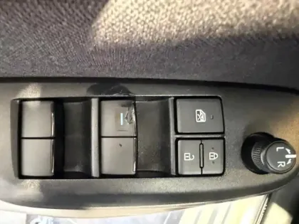 Photo 12 Toyota Yaris  120 VVT-i Dynamic Business 5p MC24