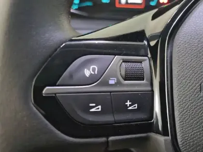 Photo 47 Peugeot 208  Electrique 50 kWh 136ch