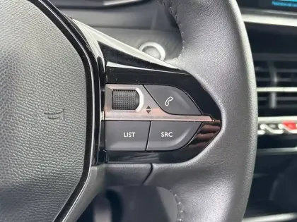 Photo 17 Peugeot 208  Electrique 50 kWh 136ch