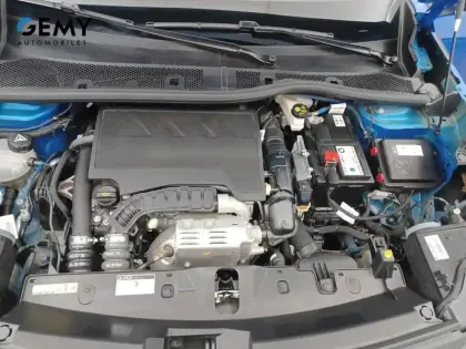 Photo 11 Peugeot 2008  PureTech 100 S&S BVM6