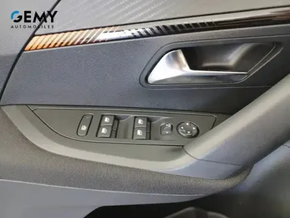 Photo 15 Peugeot 2008  PureTech 100 S&S BVM6