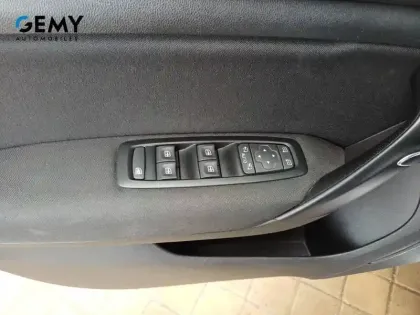 Photo 33 Renault Megane  IV Estate Blue dCi 115