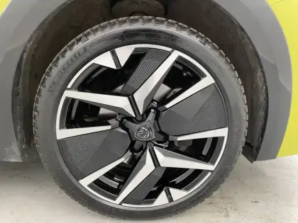 Photo 17 Peugeot 208  PureTech 100 S&S BVM6