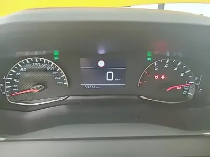 Photo 39 Peugeot 208  PureTech 100 S&S BVM6