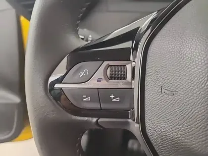 Photo 53 Peugeot 208  PureTech 100 S&S BVM6