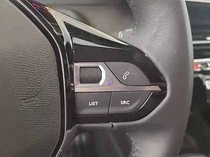Photo 52 Peugeot 208  PureTech 100 S&S BVM6