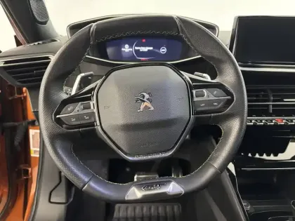 Photo 23 Peugeot 2008  PureTech 155 S&S EAT8