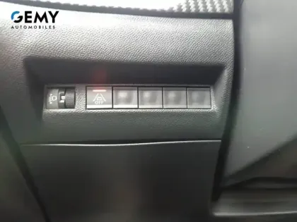 Photo 40 Peugeot 208  PureTech 100 S&S BVM6