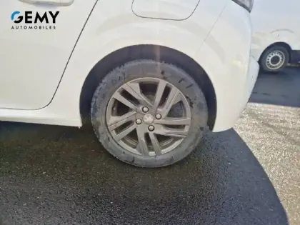 Photo 10 Peugeot 208  PureTech 75 S&S BVM5