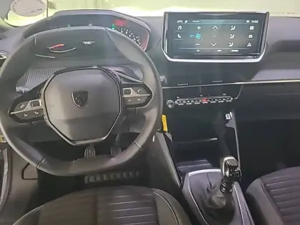 Photo 10 Peugeot 2008  PureTech 100 S&S BVM6