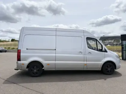 Photo 8 Mercedes Sprinter  FGN 215 CDI 39 3.0T FWD