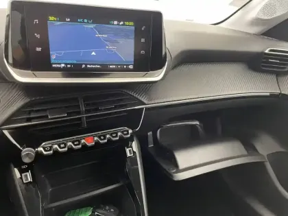Photo 29 Peugeot 208  Electrique 50 kWh 136ch