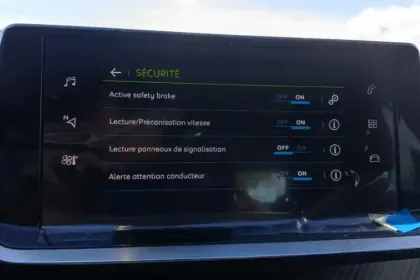 Photo 25 Peugeot 208  Electrique 50 kWh 136ch