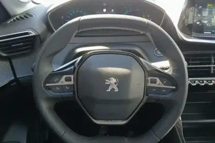 Photo 18 Peugeot 208  Electrique 50 kWh 136ch