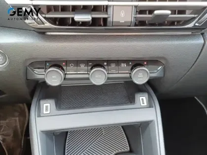 Photo 15 Citroën C4  Hybride 145 ch e-DCS6
