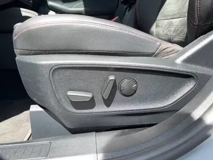 Photo 33 Ford Kuga  2.5 Duratec 180 ch FlexiFuel FHEV E85 Powershift