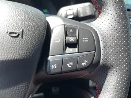 Photo 19 Ford Kuga  2.5 Duratec 180 ch FlexiFuel FHEV E85 Powershift