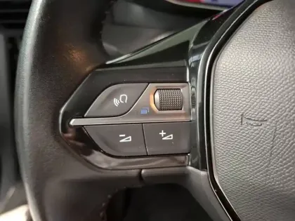 Photo 12 Peugeot 208  PureTech 100 S&S BVM6