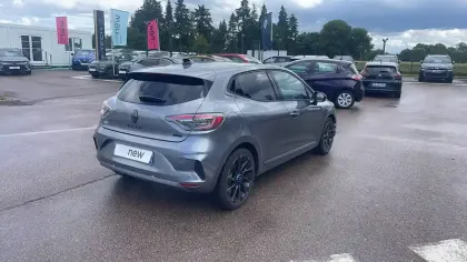 Photo 23 Renault Clio  E-Tech full hybrid 145