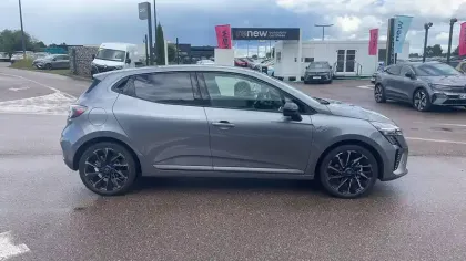 Photo 22 Renault Clio  E-Tech full hybrid 145