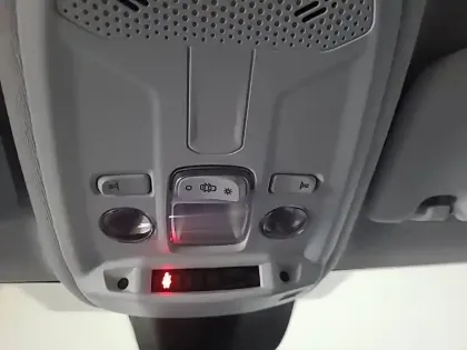 Photo 58 Peugeot 208  PureTech 100 S&S BVM6