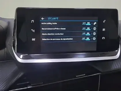 Photo 62 Peugeot 208  PureTech 100 S&S BVM6