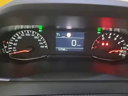 Photo 45 Peugeot 208  PureTech 100 S&S BVM6