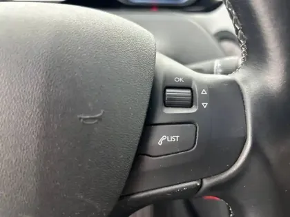 Photo 18 Peugeot 2008  1.2 PureTech 82ch BVM5