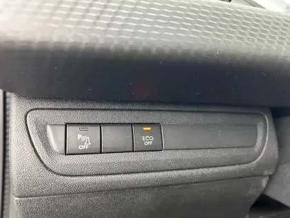 Photo 20 Peugeot 2008  1.2 PureTech 82ch BVM5