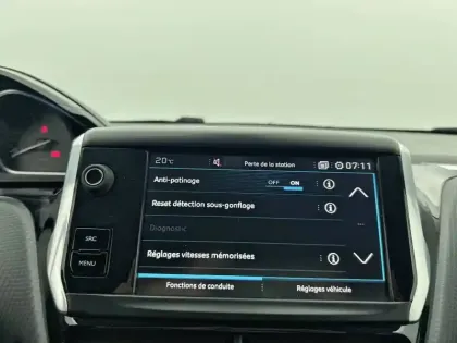 Photo 23 Peugeot 2008  1.2 PureTech 82ch BVM5