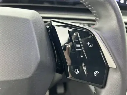 Photo 18 Peugeot 3008  Electrique 210 ch 73 kWh