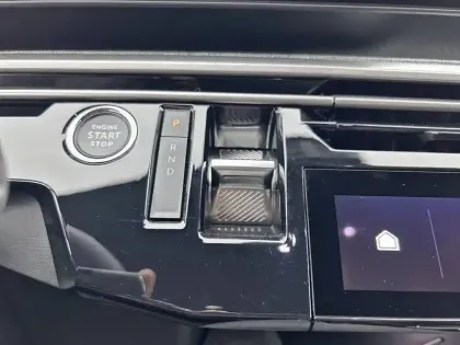 Photo 13 Peugeot 3008  Electrique 210 ch 73 kWh