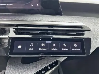 Photo 23 Peugeot 3008  Electrique 210 ch 73 kWh