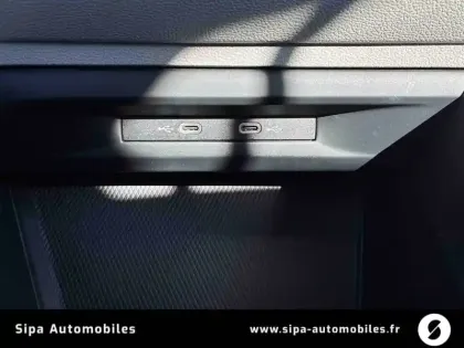 Photo 29 Volkswagen Golf  1.5 eTSI OPF 130 DSG7