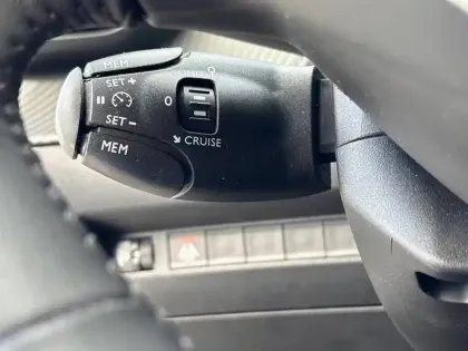 Photo 19 Peugeot 208  Electrique 50 kWh 136ch