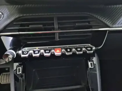 Photo 44 Peugeot 208  Electrique 50 kWh 136ch
