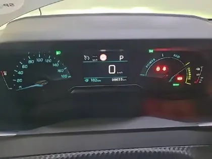 Photo 30 Peugeot 208  Electrique 50 kWh 136ch