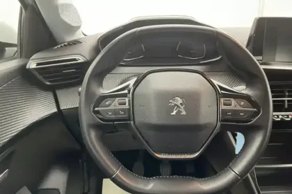 Photo 47 Peugeot 208  PureTech 100 S&S BVM6