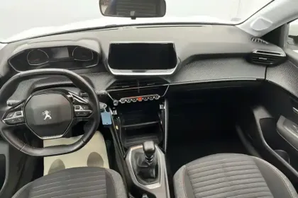 Photo 45 Peugeot 208  PureTech 100 S&S BVM6