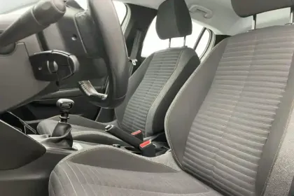 Photo 49 Peugeot 208  PureTech 100 S&S BVM6