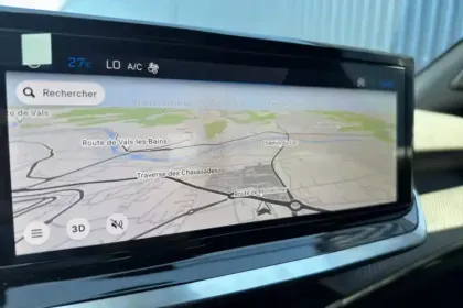 Photo 20 Peugeot 2008  Hybrid 145 e-DCS6