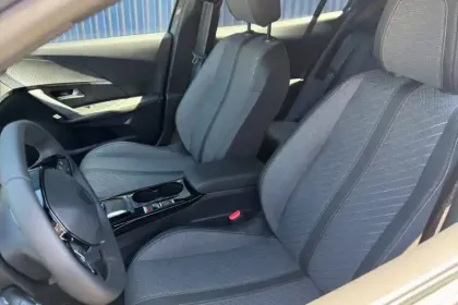 Photo 9 Peugeot 2008  Hybrid 145 e-DCS6