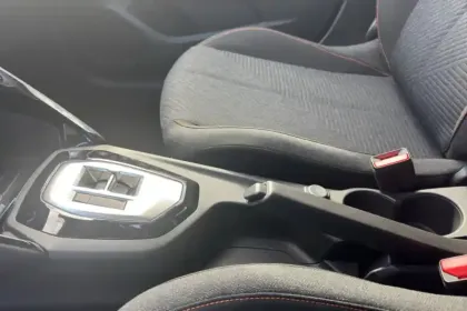Photo 18 Peugeot 208  Hybrid 110 ch e-DCS6