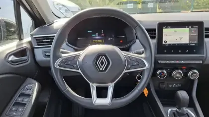 Photo 10 Renault Clio  E-Tech full hybrid 145