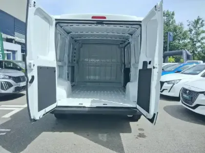 Photo 5 Peugeot Boxer  FGN 3.0 T L2H1 120 S&S BVM6