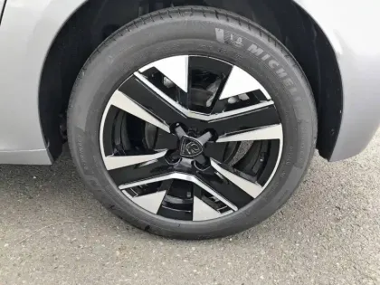 Photo 12 Peugeot 208  PureTech 100 S&S BVM6